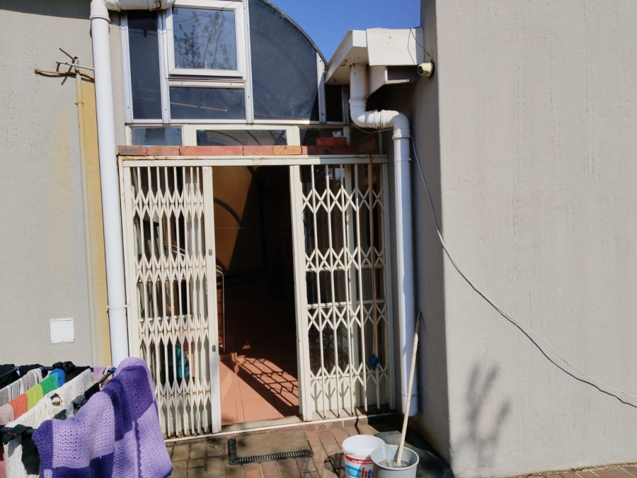 4 Bedroom Property for Sale in Bonaero Park Gauteng