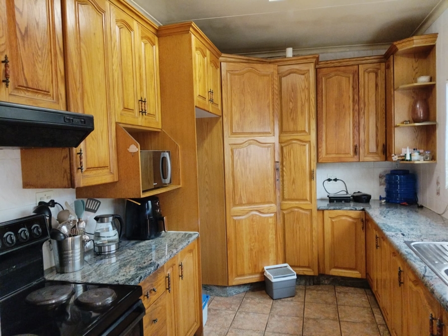 4 Bedroom Property for Sale in Bonaero Park Gauteng