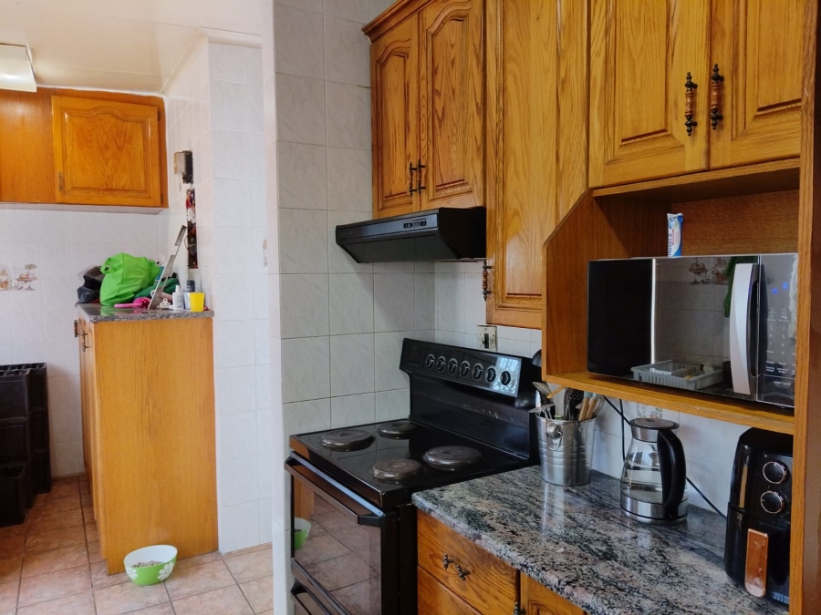 4 Bedroom Property for Sale in Bonaero Park Gauteng