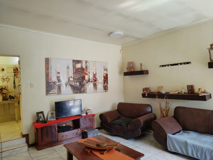 4 Bedroom Property for Sale in Bonaero Park Gauteng