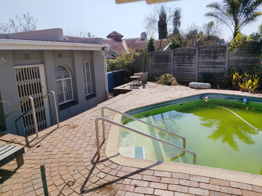 4 Bedroom Property for Sale in Bonaero Park Gauteng