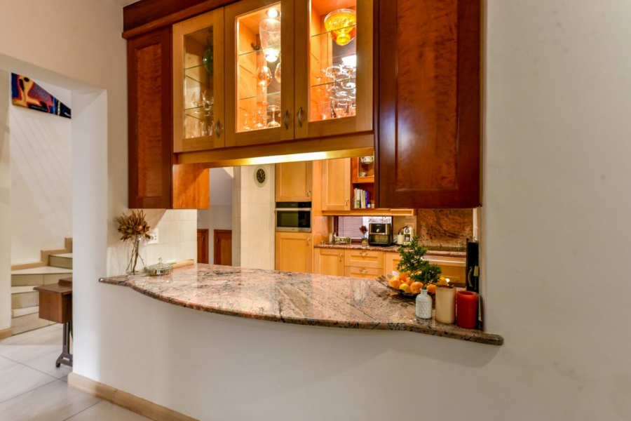 6 Bedroom Property for Sale in Muckleneuk Gauteng