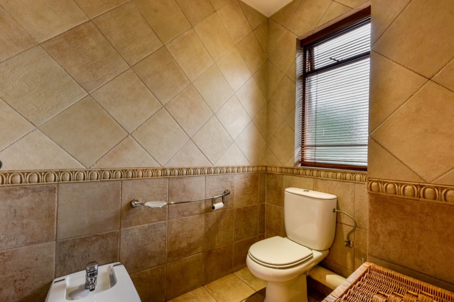 6 Bedroom Property for Sale in Muckleneuk Gauteng