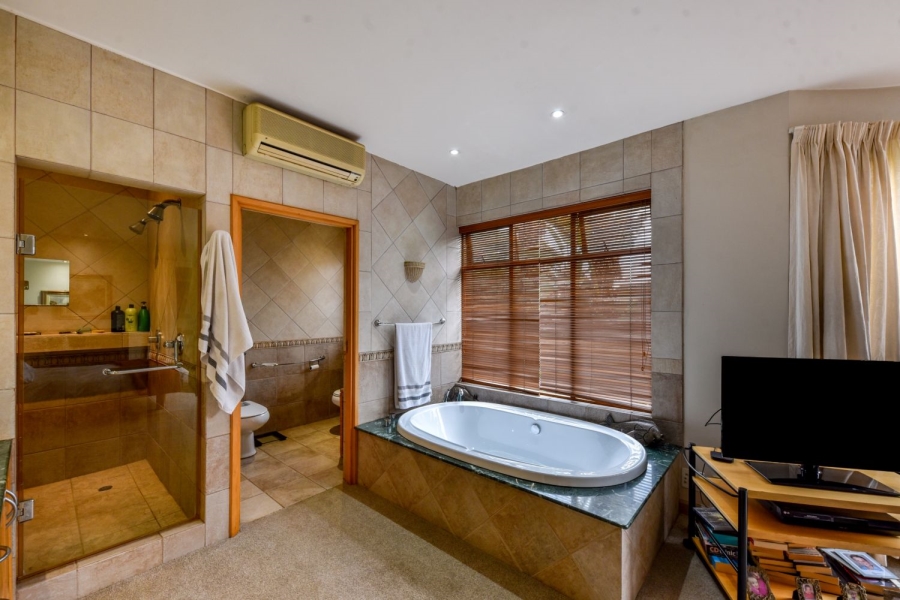 6 Bedroom Property for Sale in Muckleneuk Gauteng