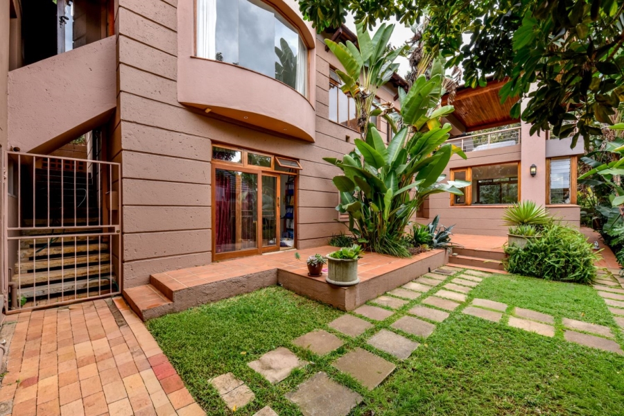6 Bedroom Property for Sale in Muckleneuk Gauteng