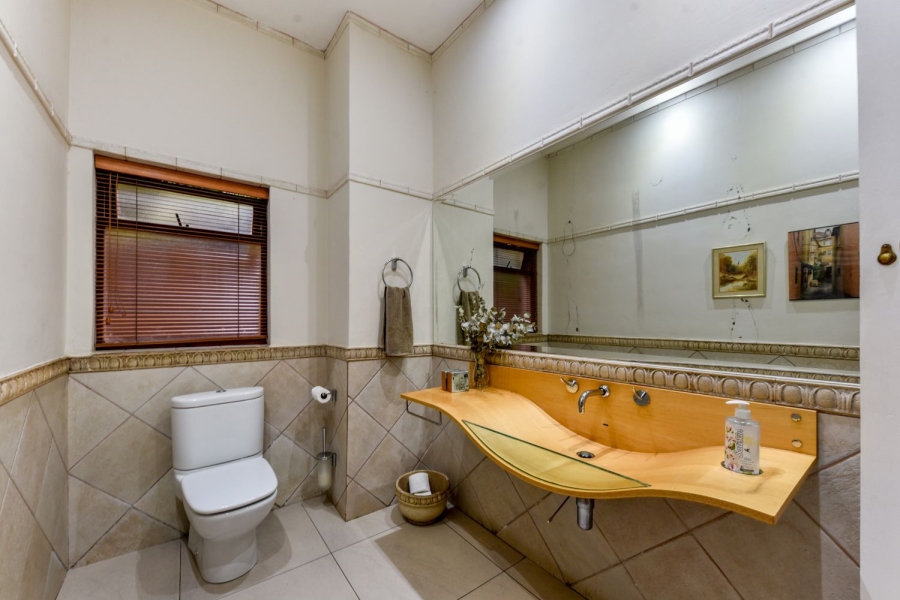 6 Bedroom Property for Sale in Muckleneuk Gauteng