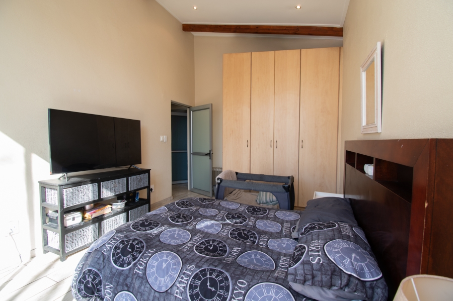 8 Bedroom Property for Sale in Melville Gauteng