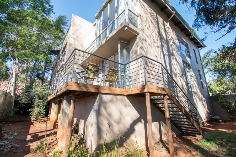 8 Bedroom Property for Sale in Melville Gauteng