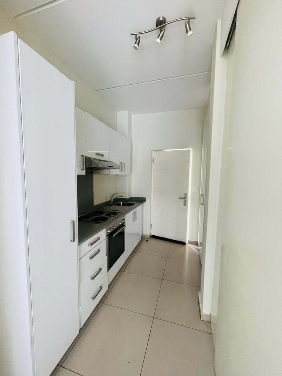 1 Bedroom Property for Sale in North Riding Gauteng