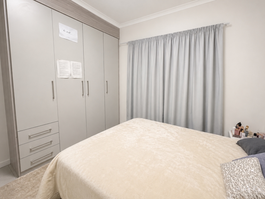 1 Bedroom Property for Sale in Erand Gardens Gauteng