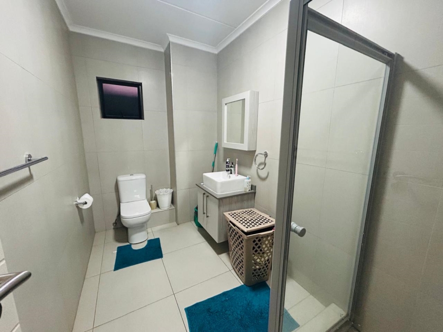 1 Bedroom Property for Sale in Erand Gardens Gauteng