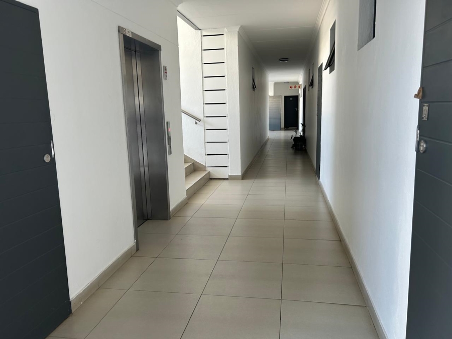 1 Bedroom Property for Sale in Erand Gardens Gauteng
