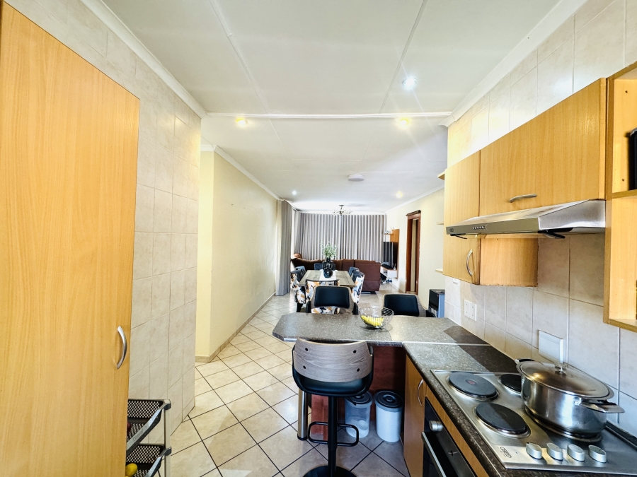 3 Bedroom Property for Sale in Thatchfield Manor Gauteng
