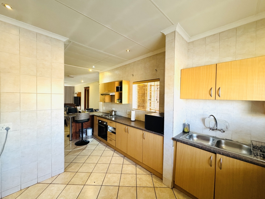 3 Bedroom Property for Sale in Thatchfield Manor Gauteng