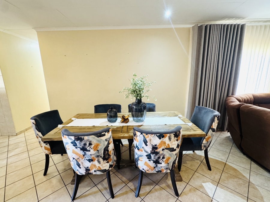 3 Bedroom Property for Sale in Thatchfield Manor Gauteng