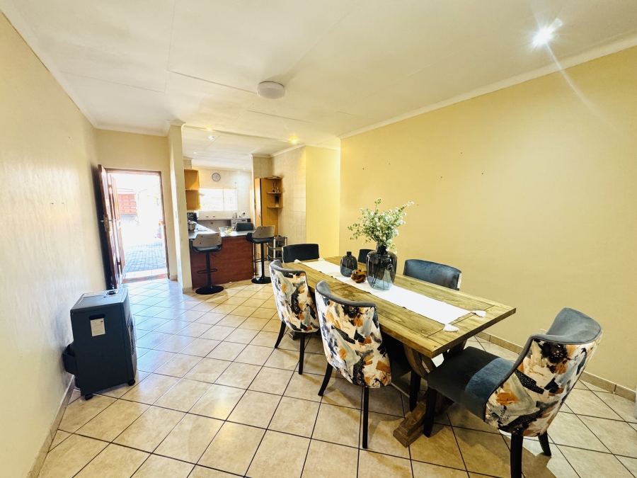 3 Bedroom Property for Sale in Thatchfield Manor Gauteng