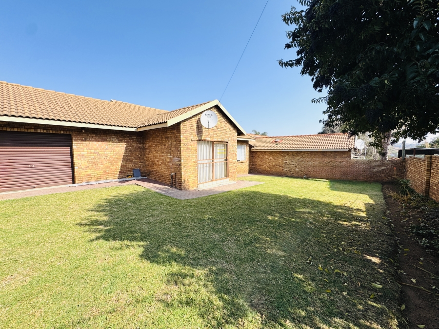 3 Bedroom Property for Sale in Thatchfield Manor Gauteng