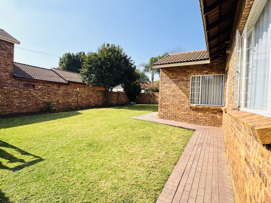 3 Bedroom Property for Sale in Thatchfield Manor Gauteng