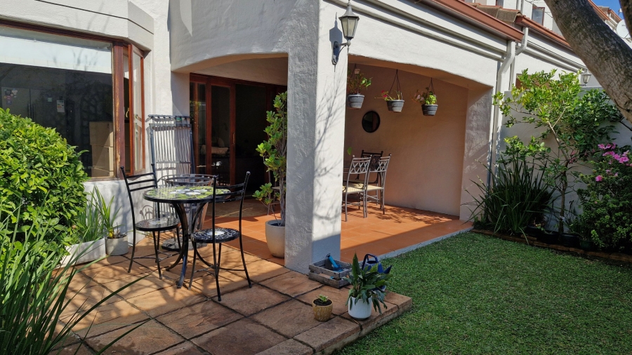 To Let 3 Bedroom Property for Rent in Illovo Gauteng