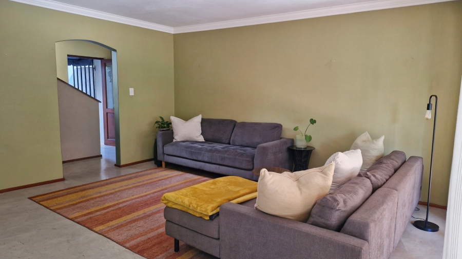 To Let 3 Bedroom Property for Rent in Illovo Gauteng