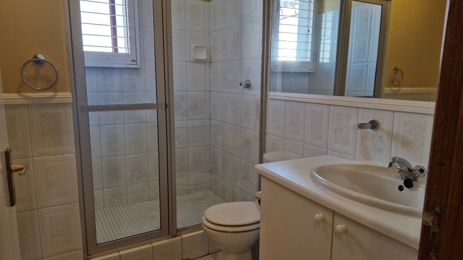 To Let 3 Bedroom Property for Rent in Illovo Gauteng