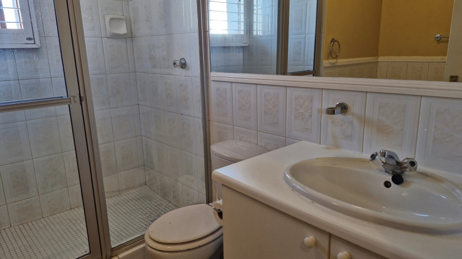 To Let 3 Bedroom Property for Rent in Illovo Gauteng