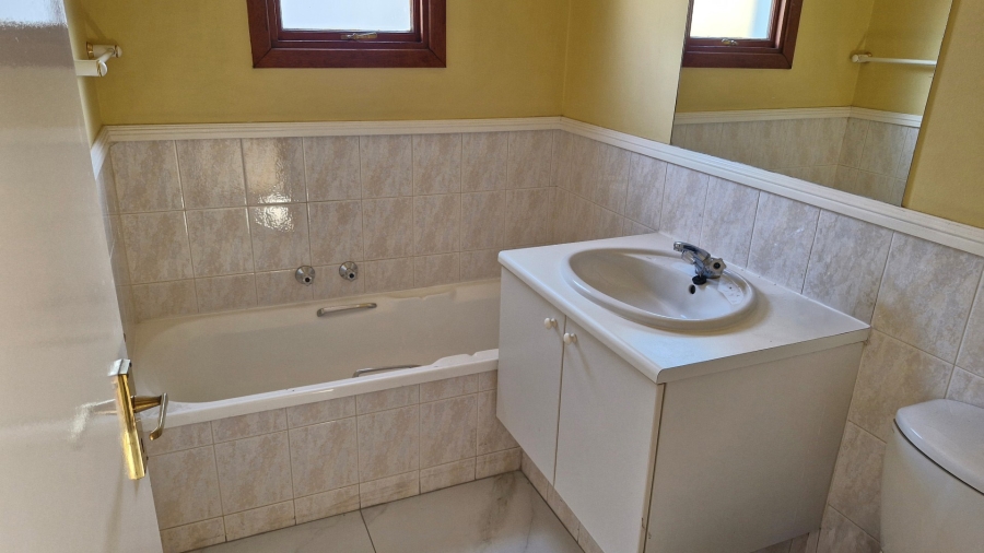 To Let 3 Bedroom Property for Rent in Illovo Gauteng
