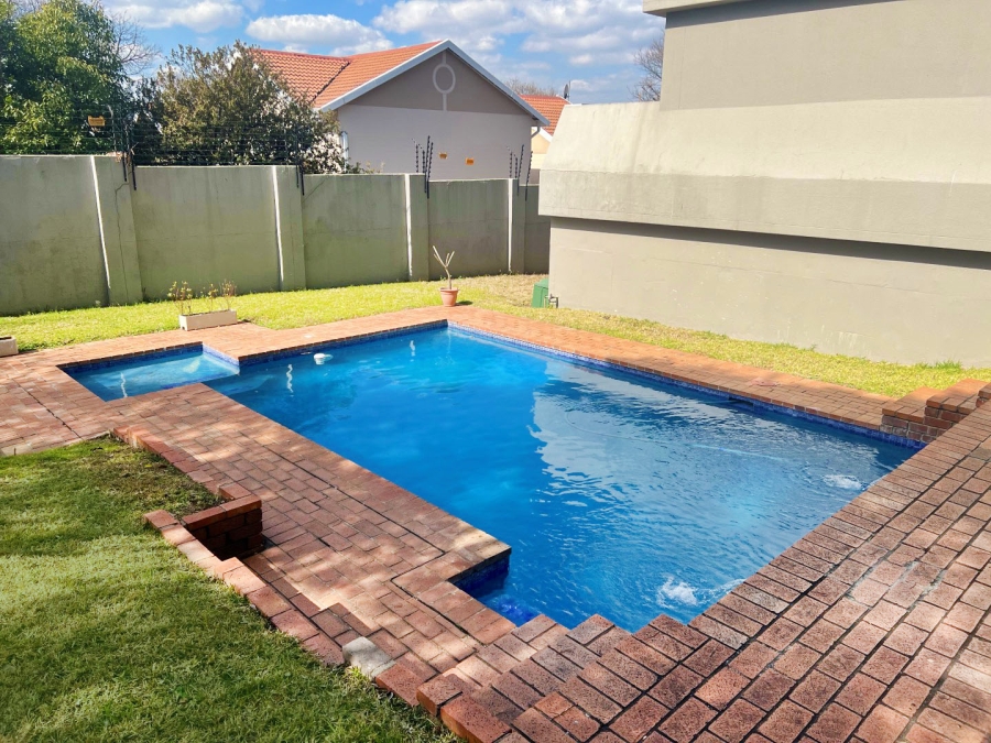 To Let 1 Bedroom Property for Rent in Rivonia Gauteng