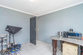 6 Bedroom Property for Sale in Bloubosrand Gauteng