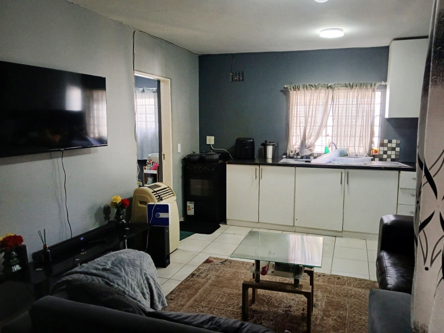 6 Bedroom Property for Sale in Bloubosrand Gauteng