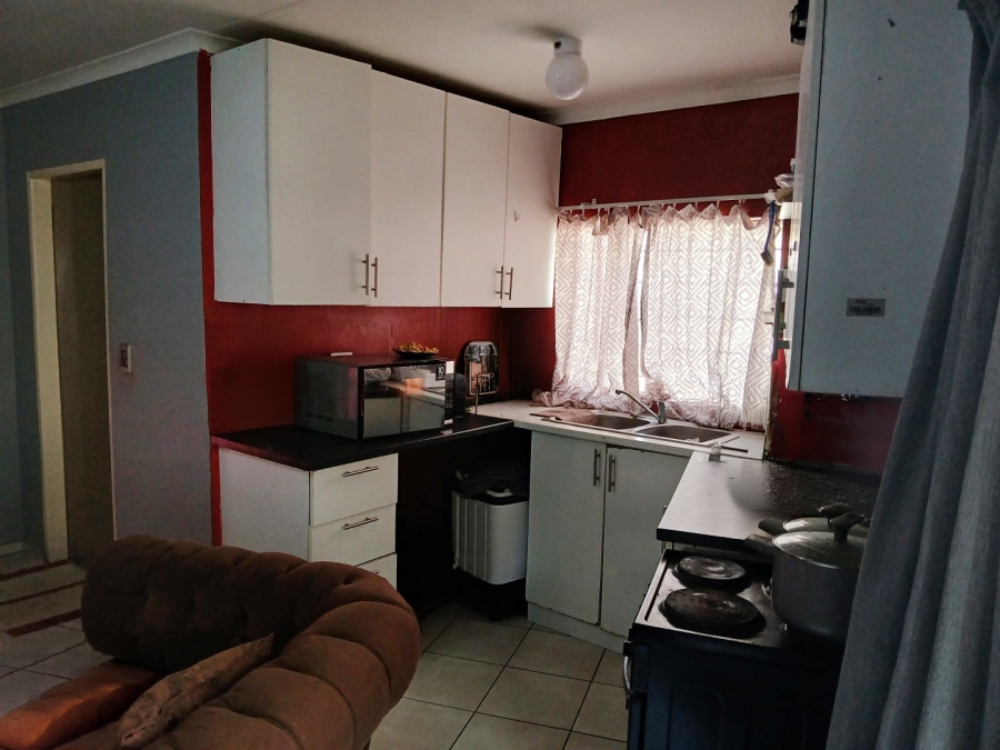 6 Bedroom Property for Sale in Bloubosrand Gauteng