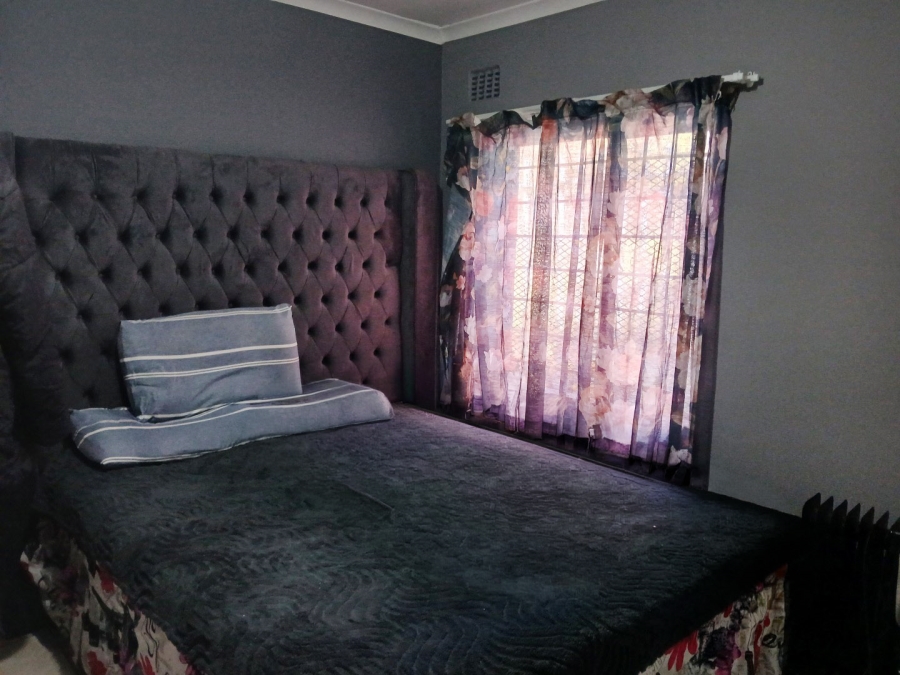 6 Bedroom Property for Sale in Bloubosrand Gauteng