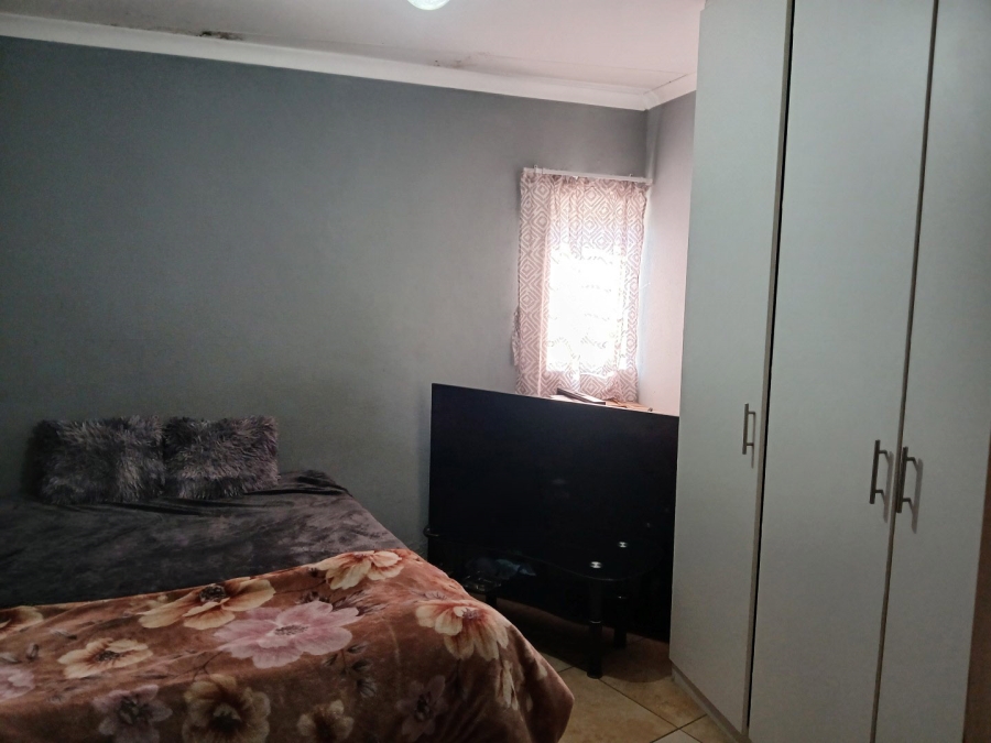 6 Bedroom Property for Sale in Bloubosrand Gauteng