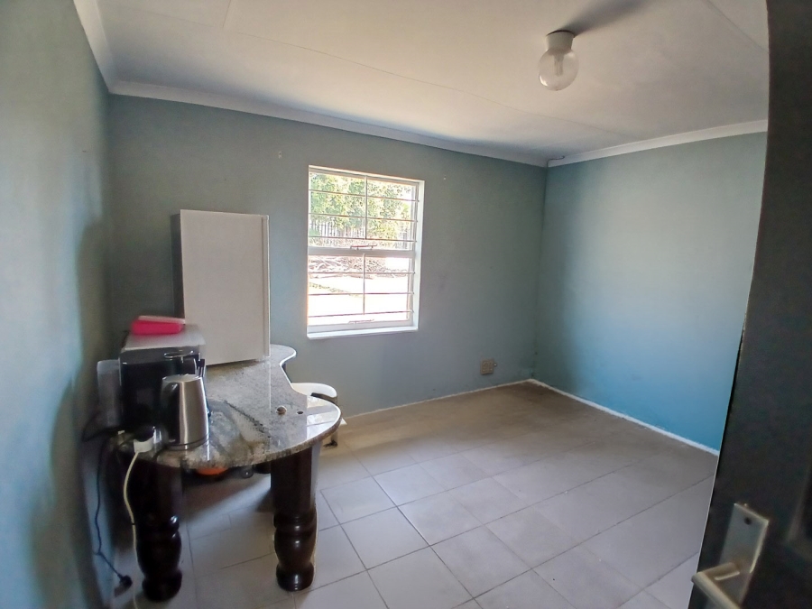 6 Bedroom Property for Sale in Bloubosrand Gauteng