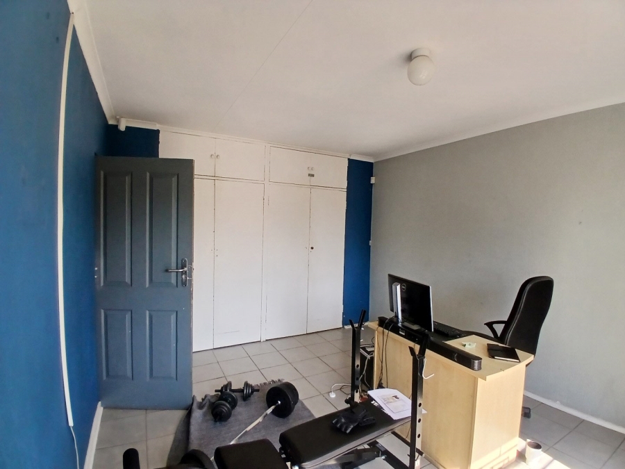 6 Bedroom Property for Sale in Bloubosrand Gauteng