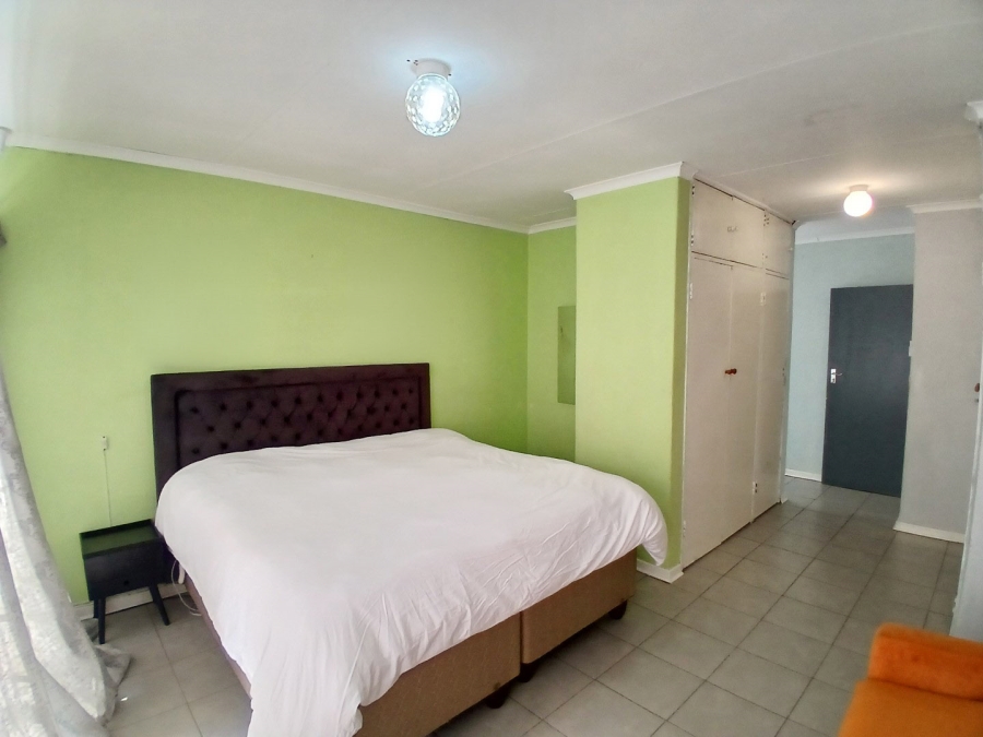 6 Bedroom Property for Sale in Bloubosrand Gauteng