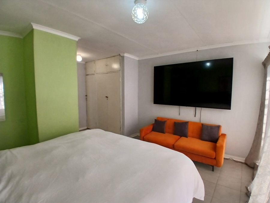 6 Bedroom Property for Sale in Bloubosrand Gauteng