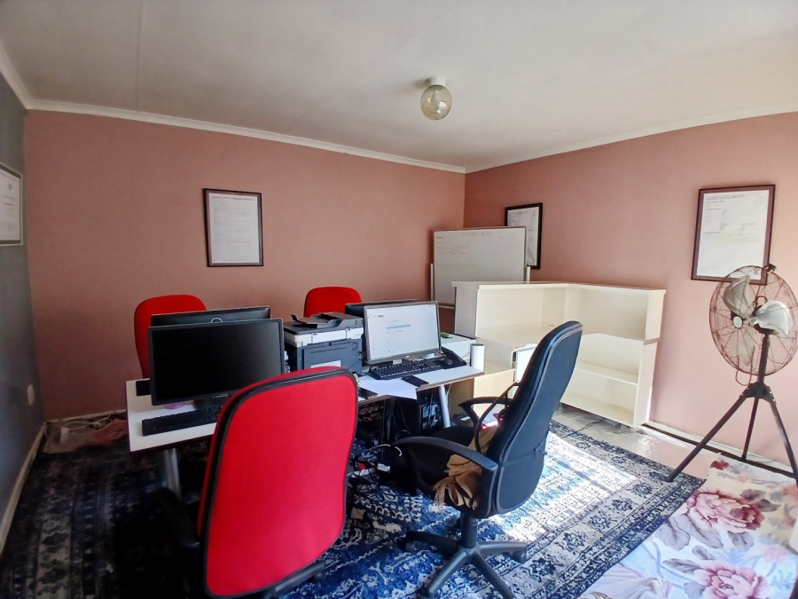 6 Bedroom Property for Sale in Bloubosrand Gauteng