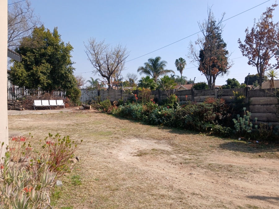 6 Bedroom Property for Sale in Bloubosrand Gauteng