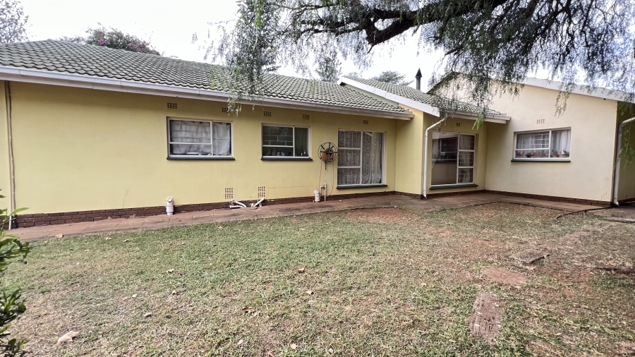 4 Bedroom Property for Sale in Westonaria Gauteng