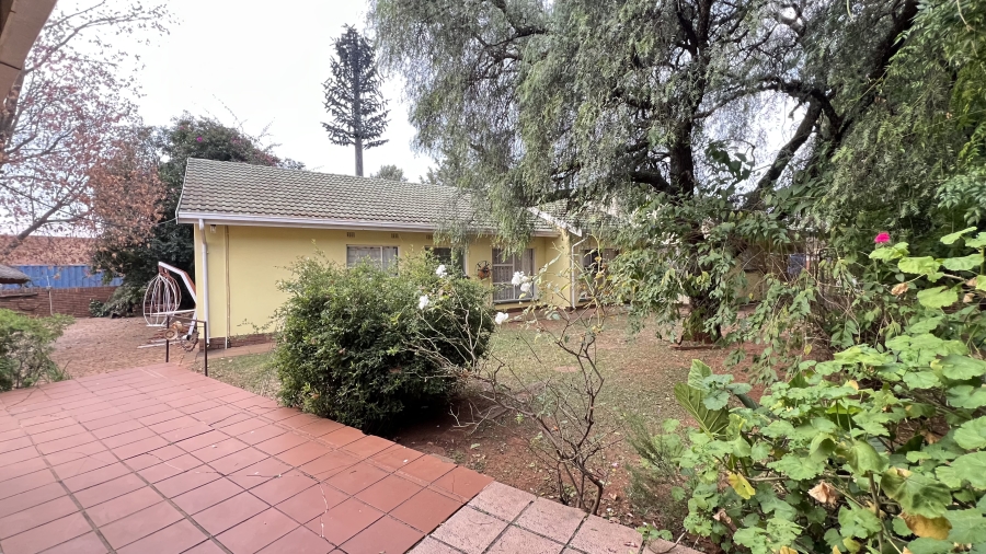 4 Bedroom Property for Sale in Westonaria Gauteng