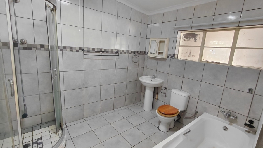 3 Bedroom Property for Sale in Greenhills Gauteng
