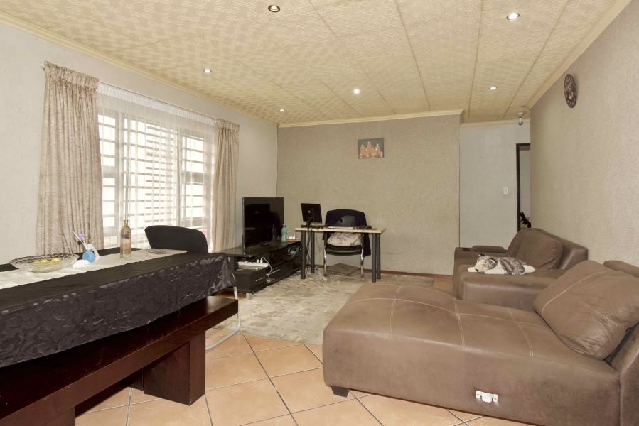 3 Bedroom Property for Sale in Olievenhoutbosch Gauteng