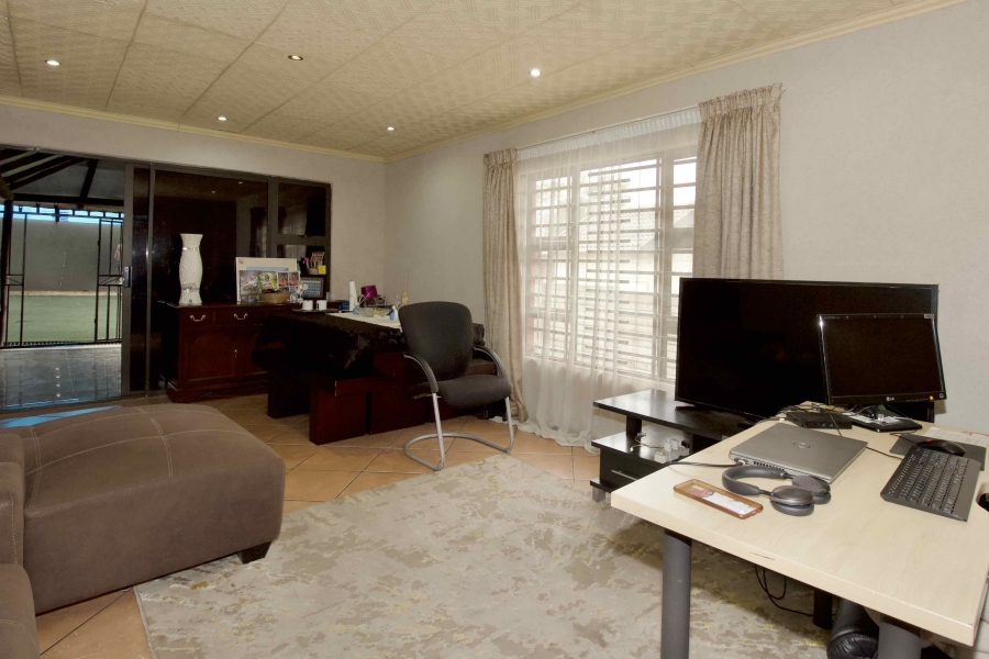 3 Bedroom Property for Sale in Olievenhoutbosch Gauteng