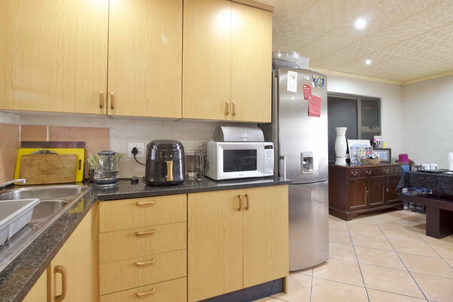 3 Bedroom Property for Sale in Olievenhoutbosch Gauteng