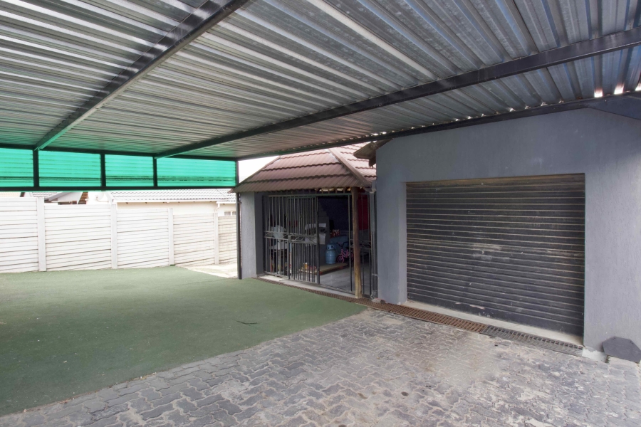 3 Bedroom Property for Sale in Olievenhoutbosch Gauteng