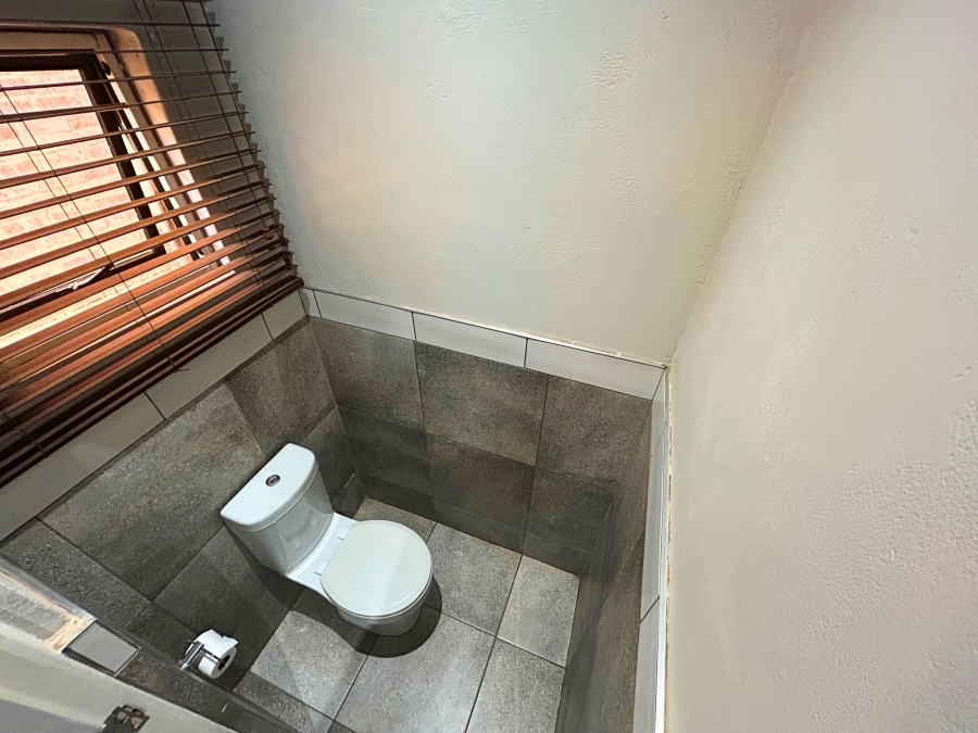 11 Bedroom Property for Sale in Gerardsville Gauteng