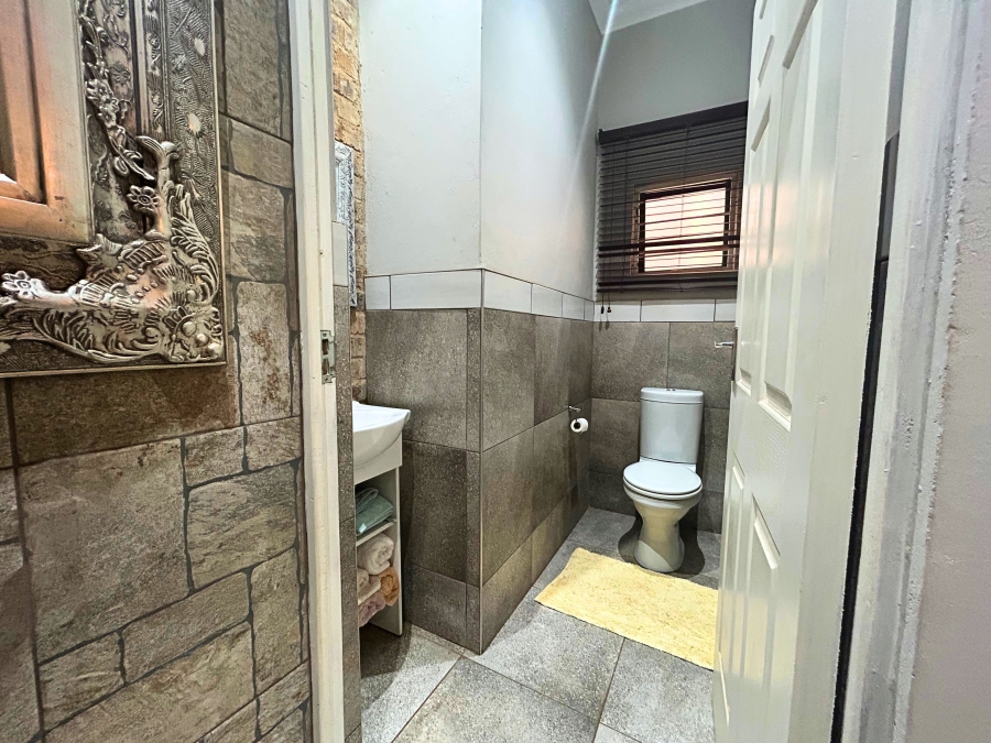 11 Bedroom Property for Sale in Gerardsville Gauteng