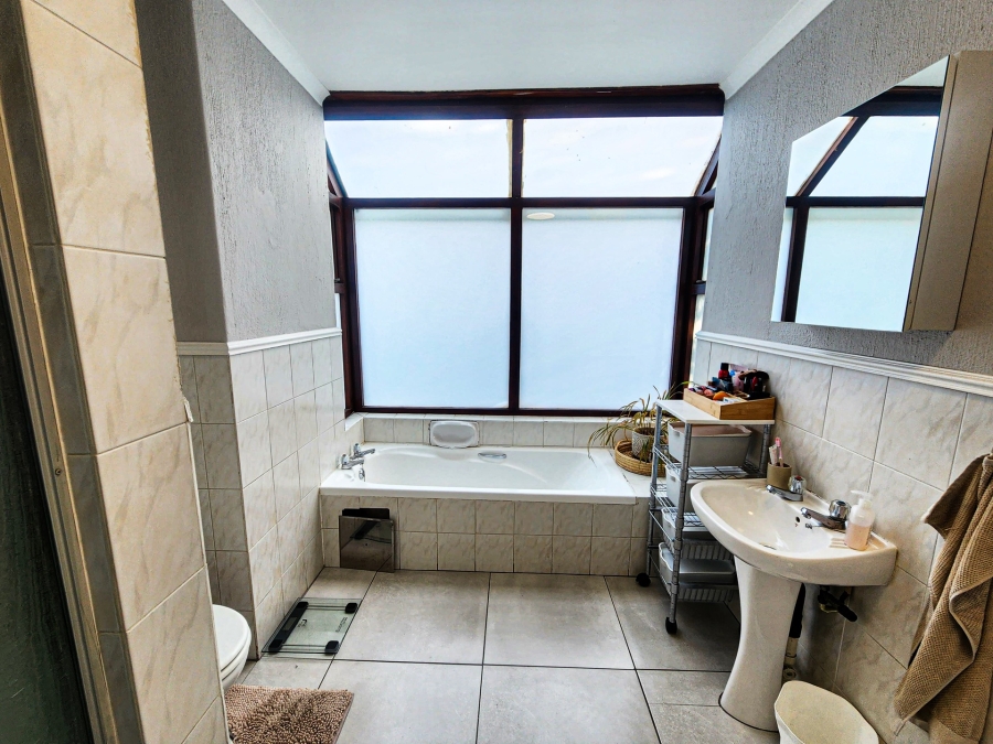 To Let 3 Bedroom Property for Rent in Lynnwood Ridge Gauteng