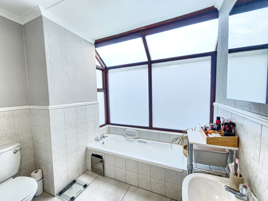 To Let 3 Bedroom Property for Rent in Lynnwood Ridge Gauteng